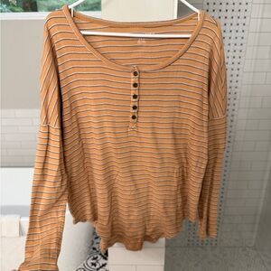 American Eagle Long Sleeve top